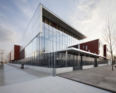 extérieur jour Collège Nelson Mandela à Floirac, France