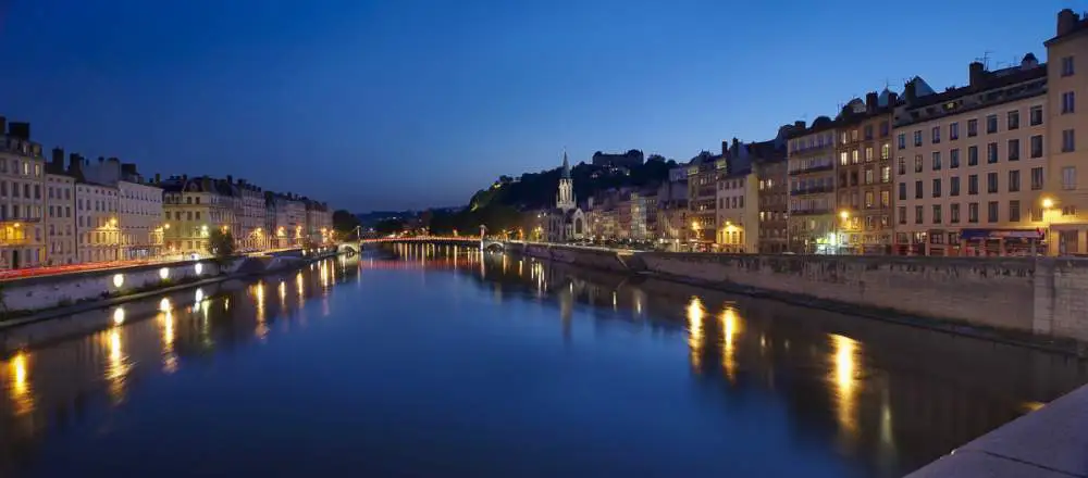 Place Crépu à  Lyon by night