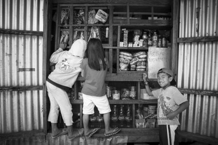 Petit commerce dans un village près de Sagada, île de Luzon