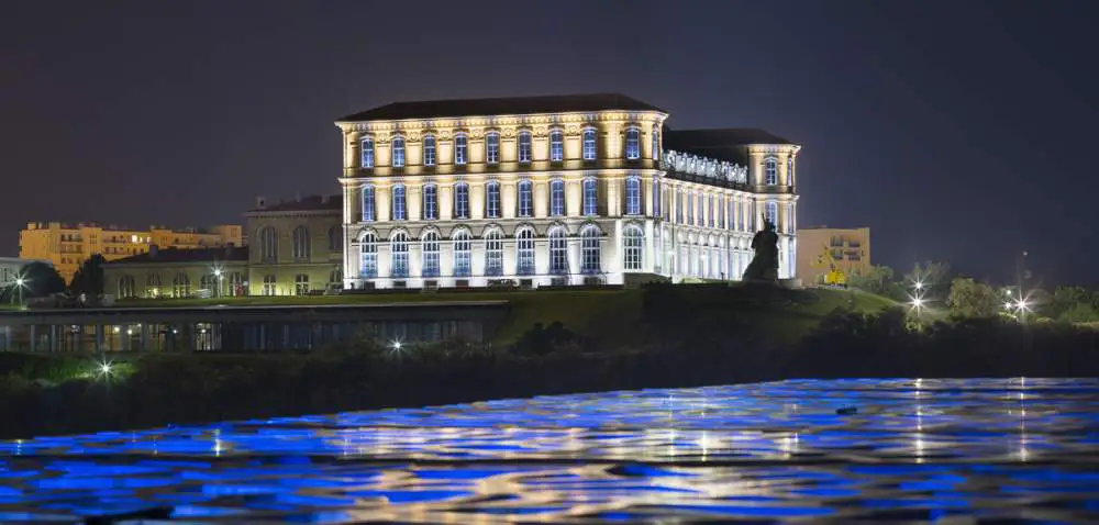 Mise en lumière du Pharo à Marseille by night