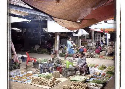 Sur le marché, Laos